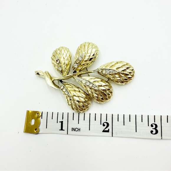 Vintage Gold Tone Leaf Brooch with Rhinestones - Picture 5 of 7